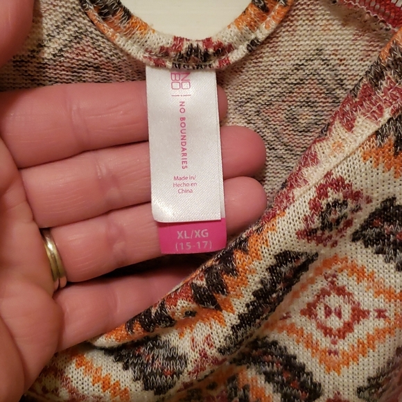 Aztec Print Knit Top - Picture 3 of 3